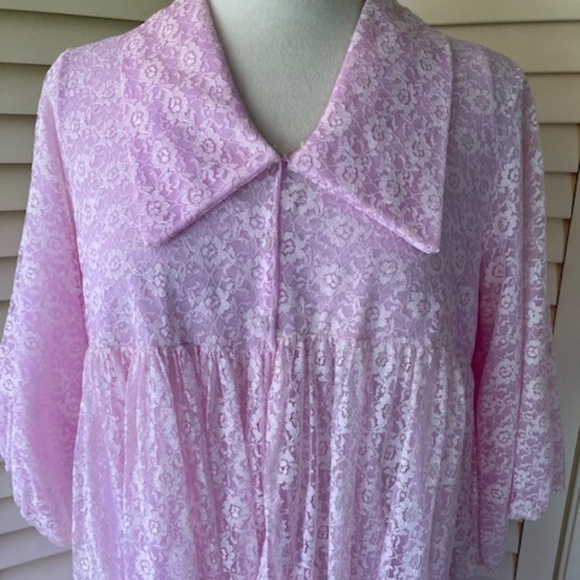 Vintage Lilac Lace Peignoir Gown and Robe - Picture 6 of 15